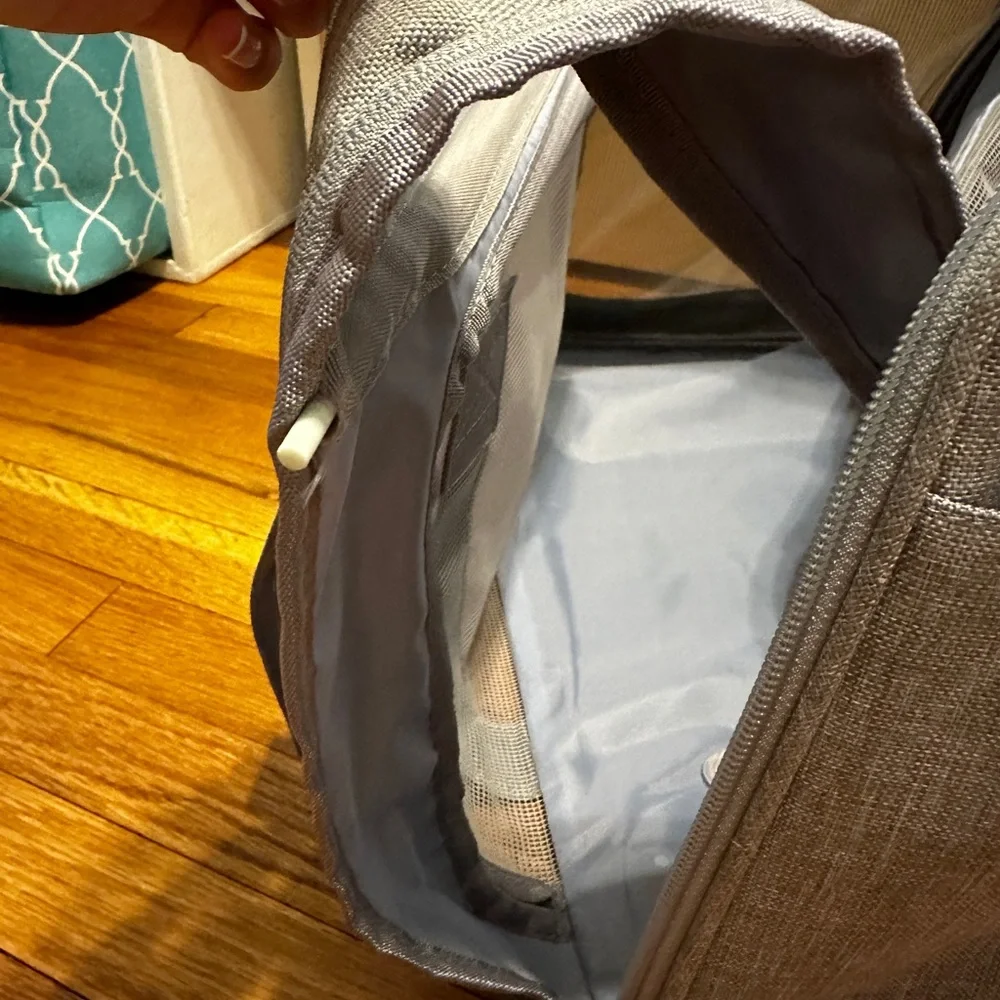 USED—Foldable Pet Carrier